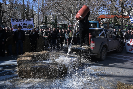 Αγρότες διαδηλώνουν στη Λάρισα 29/01/2024